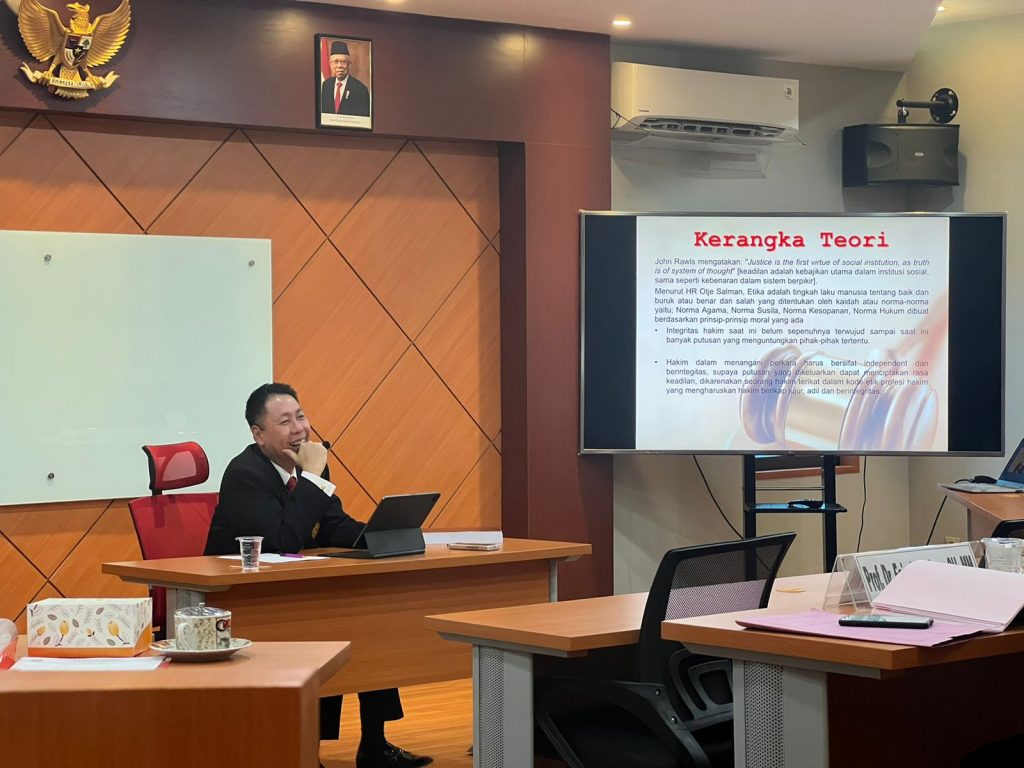 Henry Indraguna sidang doktor hukum di universitas borobudur